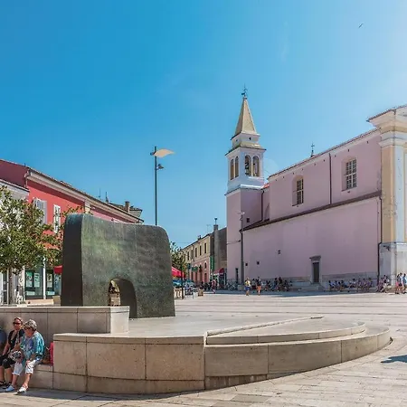 Amazing In With Wifi Apartment Poreč