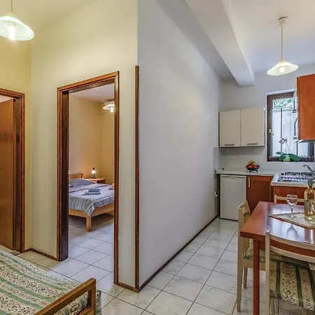 Amazing In With Wifi Apartment Poreč
